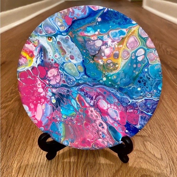 Acrylic paint pour 7” round - Picture 6 of 8